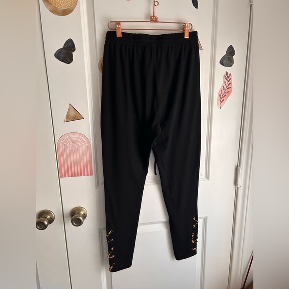 Kittenish Jessie James Decker soft black drawstring cheetah lace sweatpants - Picture 5 of 6